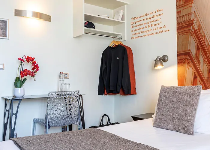 Alpha Paris Eiffel By Patrick Hayat 布洛涅-比扬古